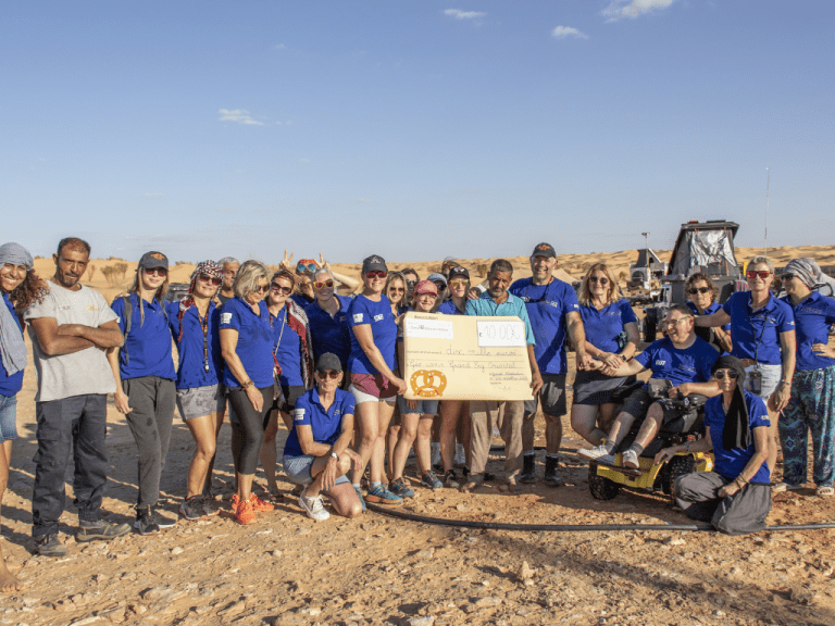 Photo de groupe du raid 100% féminin bretz'elles des sables en Tunisie