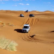 Raid 4x4 qui traversent les dunes du Maroc 2012