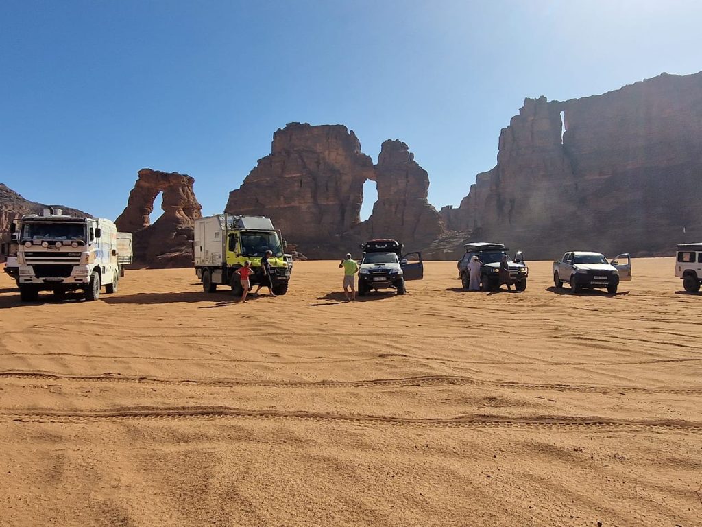 Paysage avec 4x4 Raid Algérie