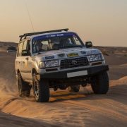 Photo de la première toyota HDJ80 dans les dunes durant le raid Tunisie